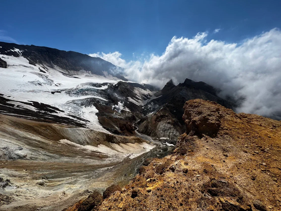 Вулкан Мутновский